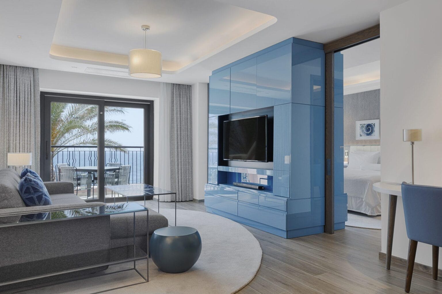 10.-Luxury-Bay-Suite-Sea-View-Living-Area.jpg