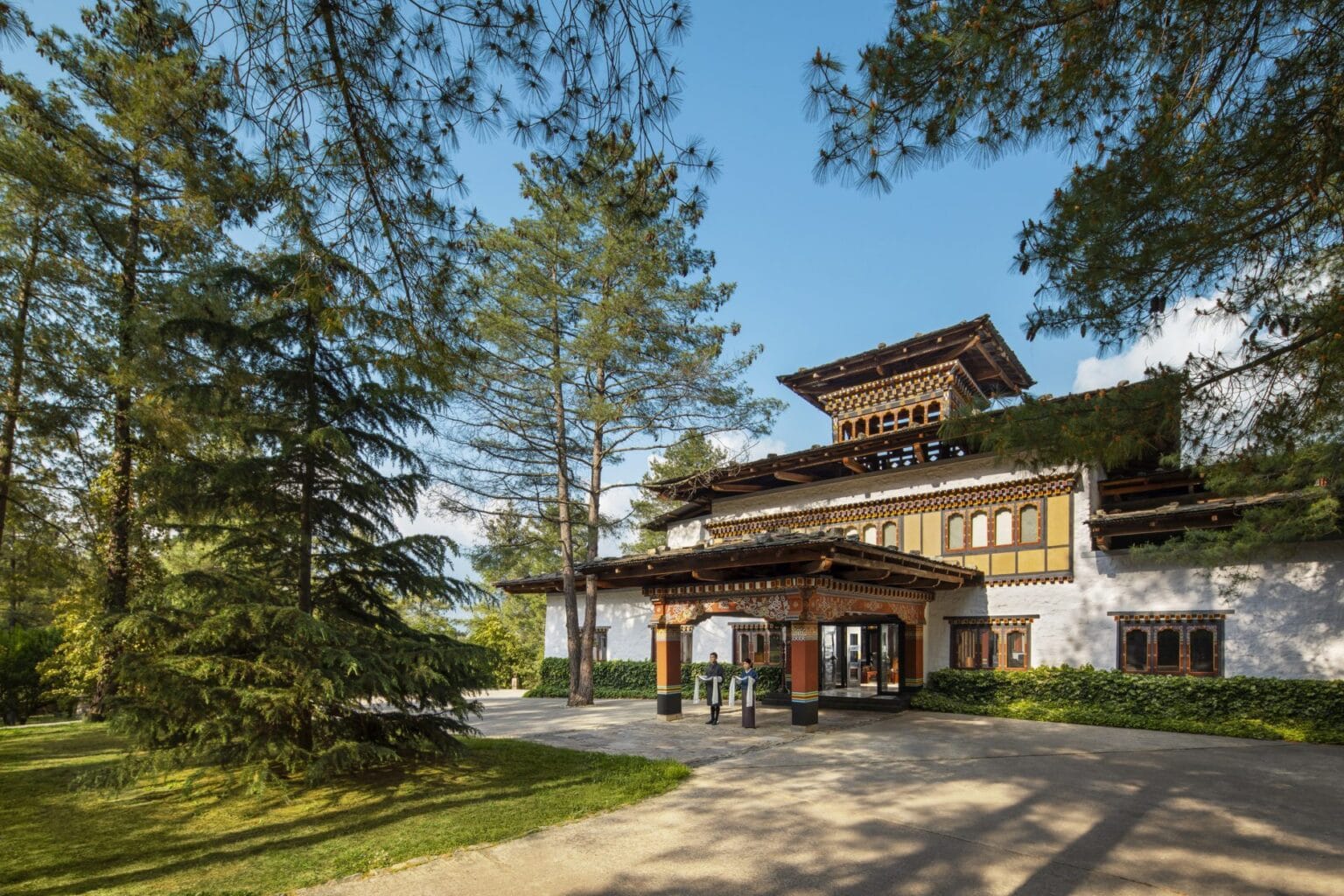 100903518-H1-COMO_Uma_Paro_Entrance_Front_view.jpg