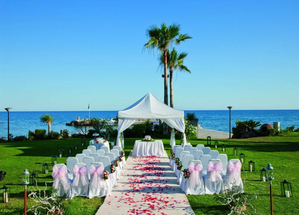Wedding organization in Crete with a travel agency,Why is it worth organizing a wedding in Cyprus?,Wedding organization offer in Cyprus