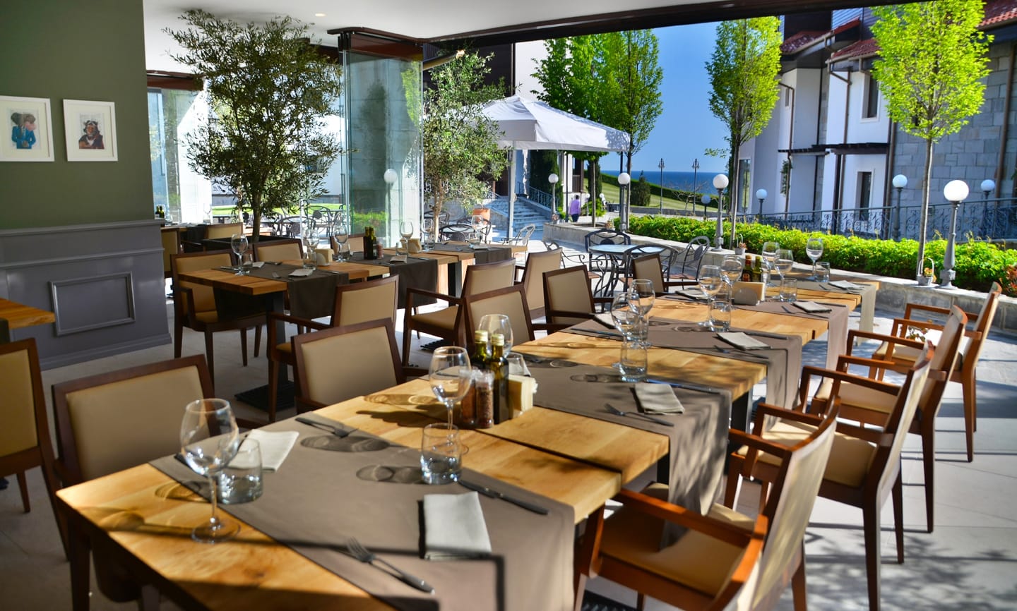 3.Olivo_Restaurant_at_Thracian_Cliffs.jpg