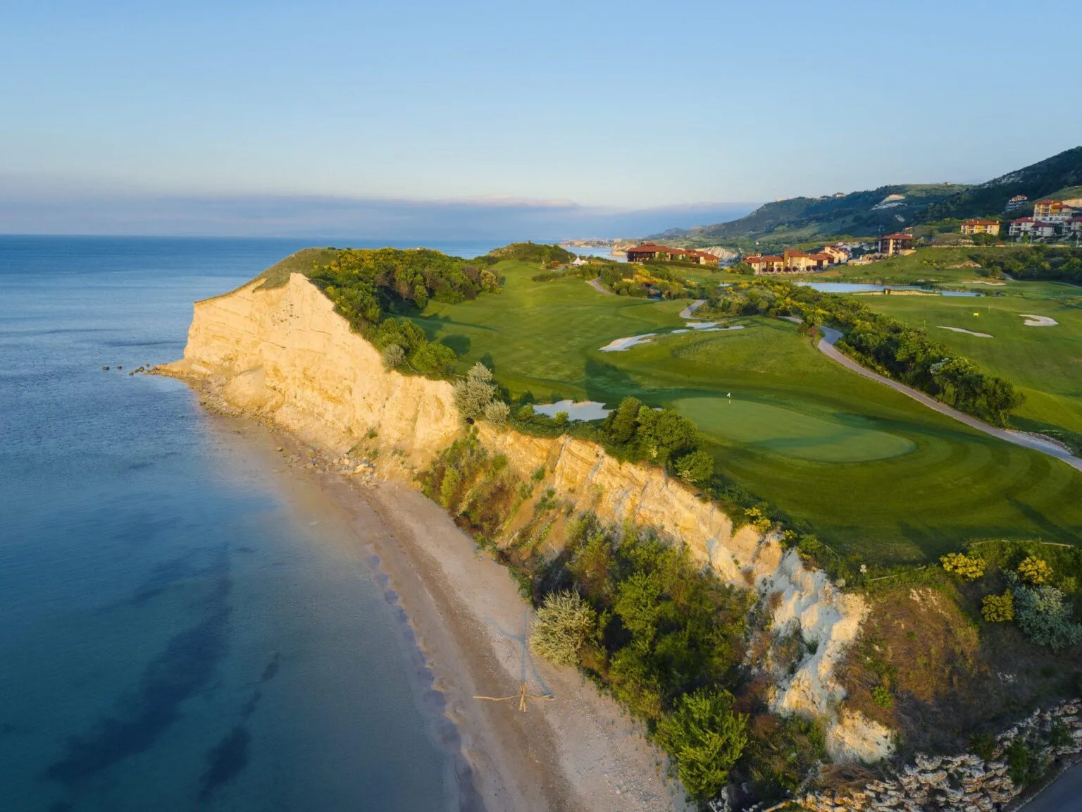 3.Thracian-Cliffs-Panorama.jpg