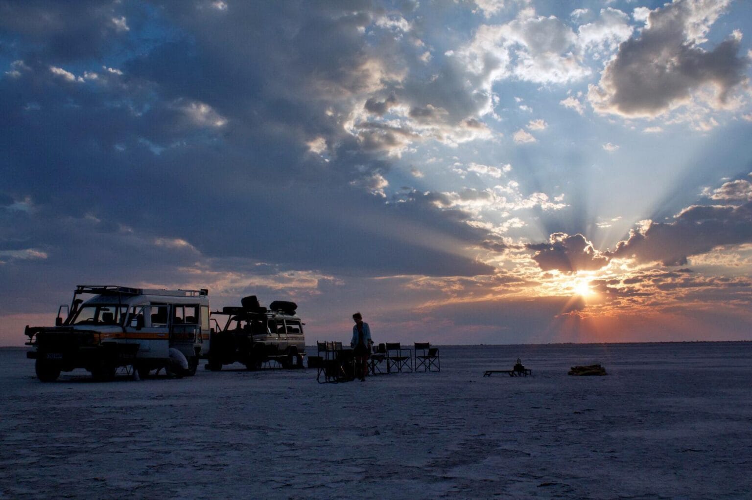43Meno-a-Kwena-Salt-Pan-Sleep-Out-enjoy-when-staying-3-nights-or-longer.jpg