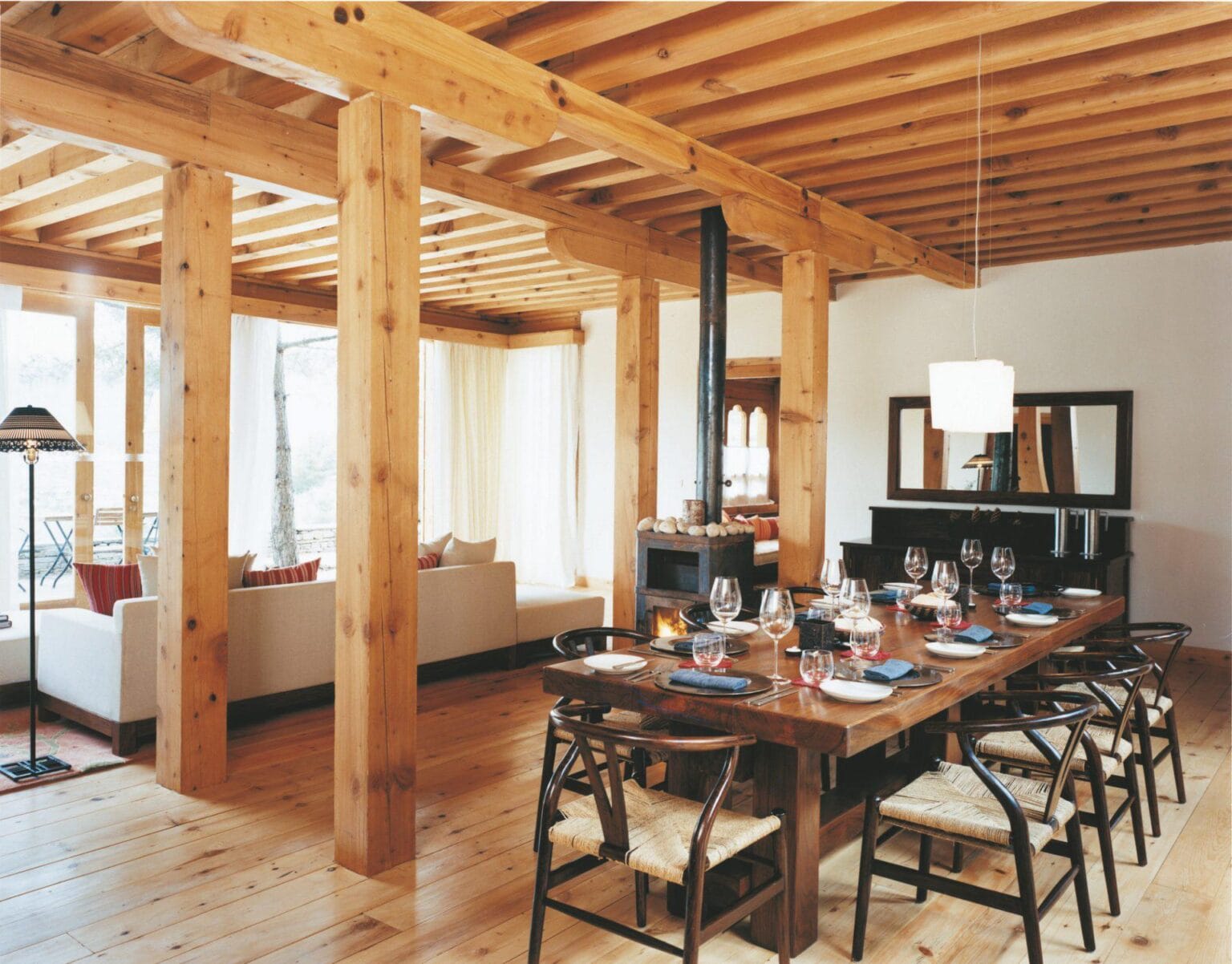 44079855-H1-COMO_Villa_Dining_area.jpg
