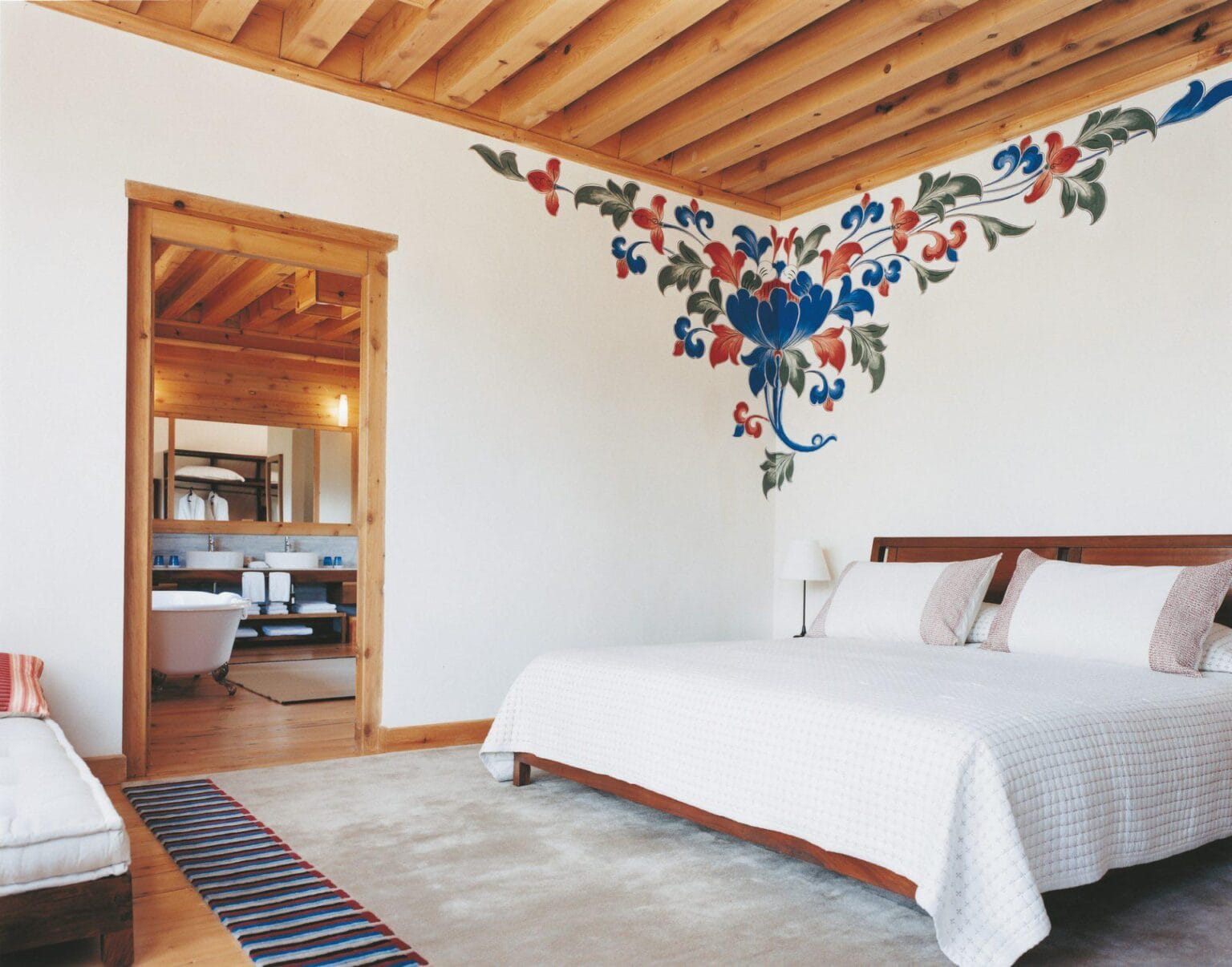 44079904-H1-One_Bed_Villa_Bedroom.jpg