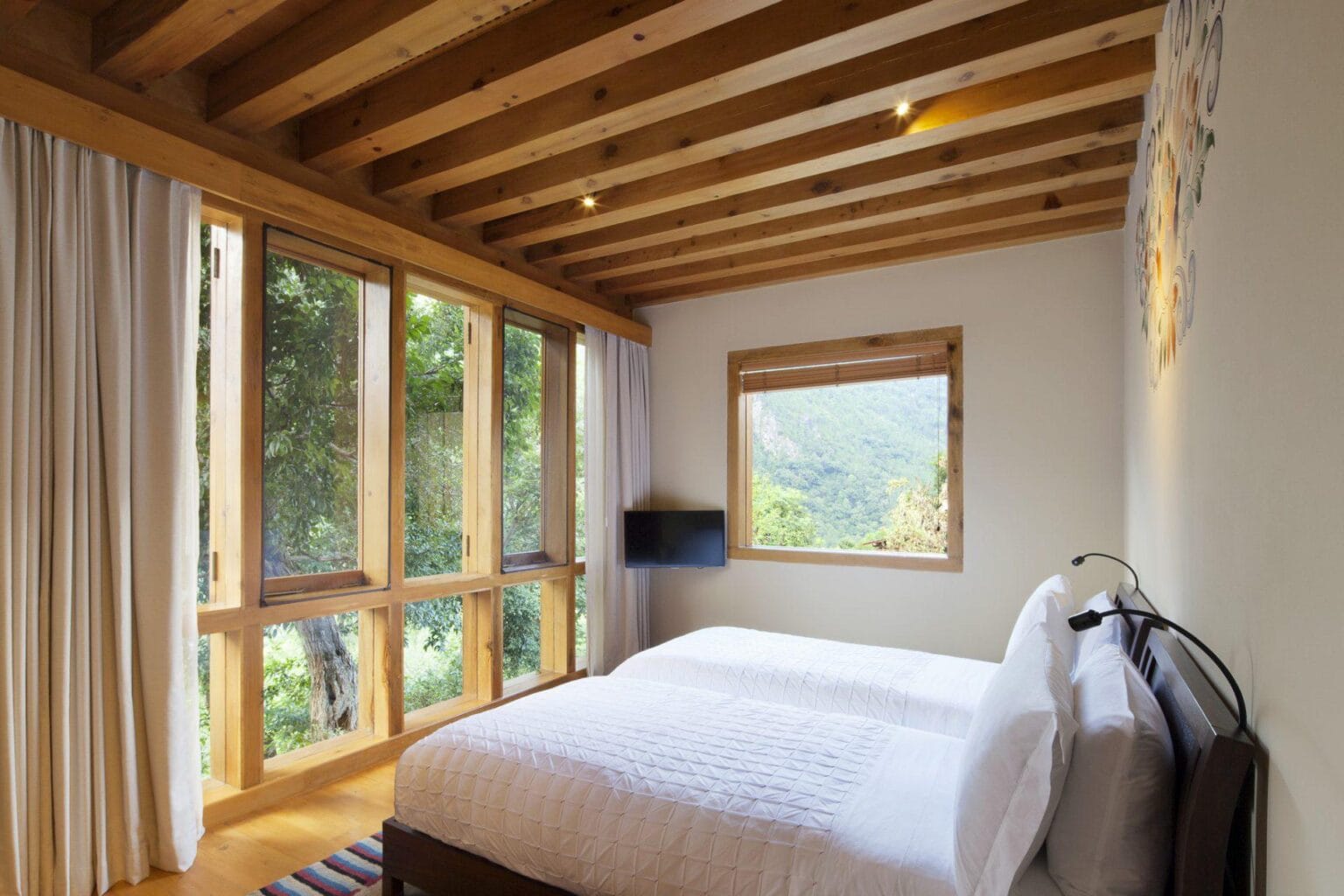 49312310-H1-COMO_Villa_Twin_Bedroom.jpg