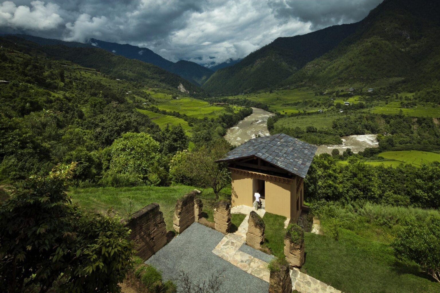 49329680-H1-COMO_Shambhala_Building_and_Ruins.jpg