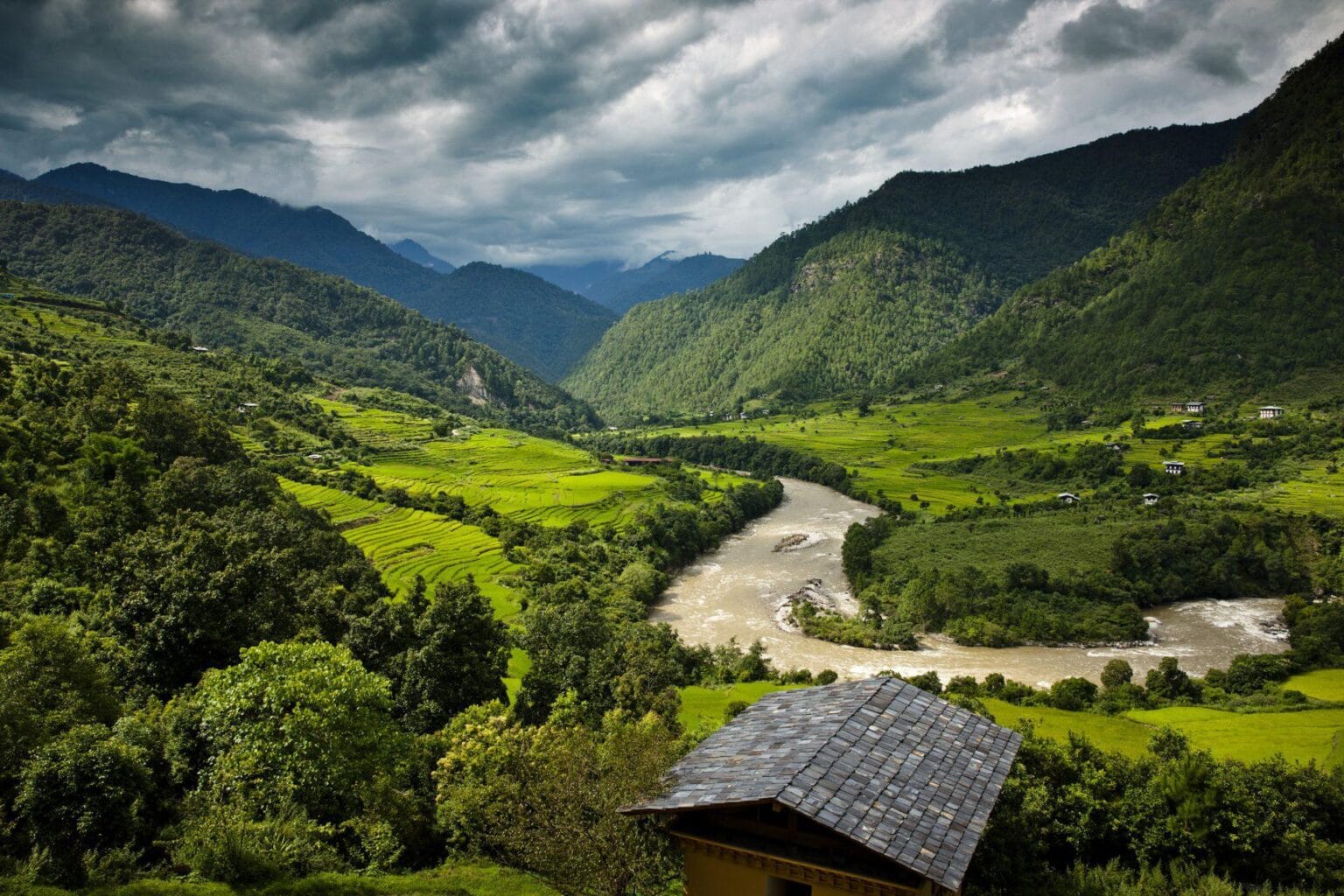 49329688-H1-COMO_Shambhala_Retreat_Building_1.jpg