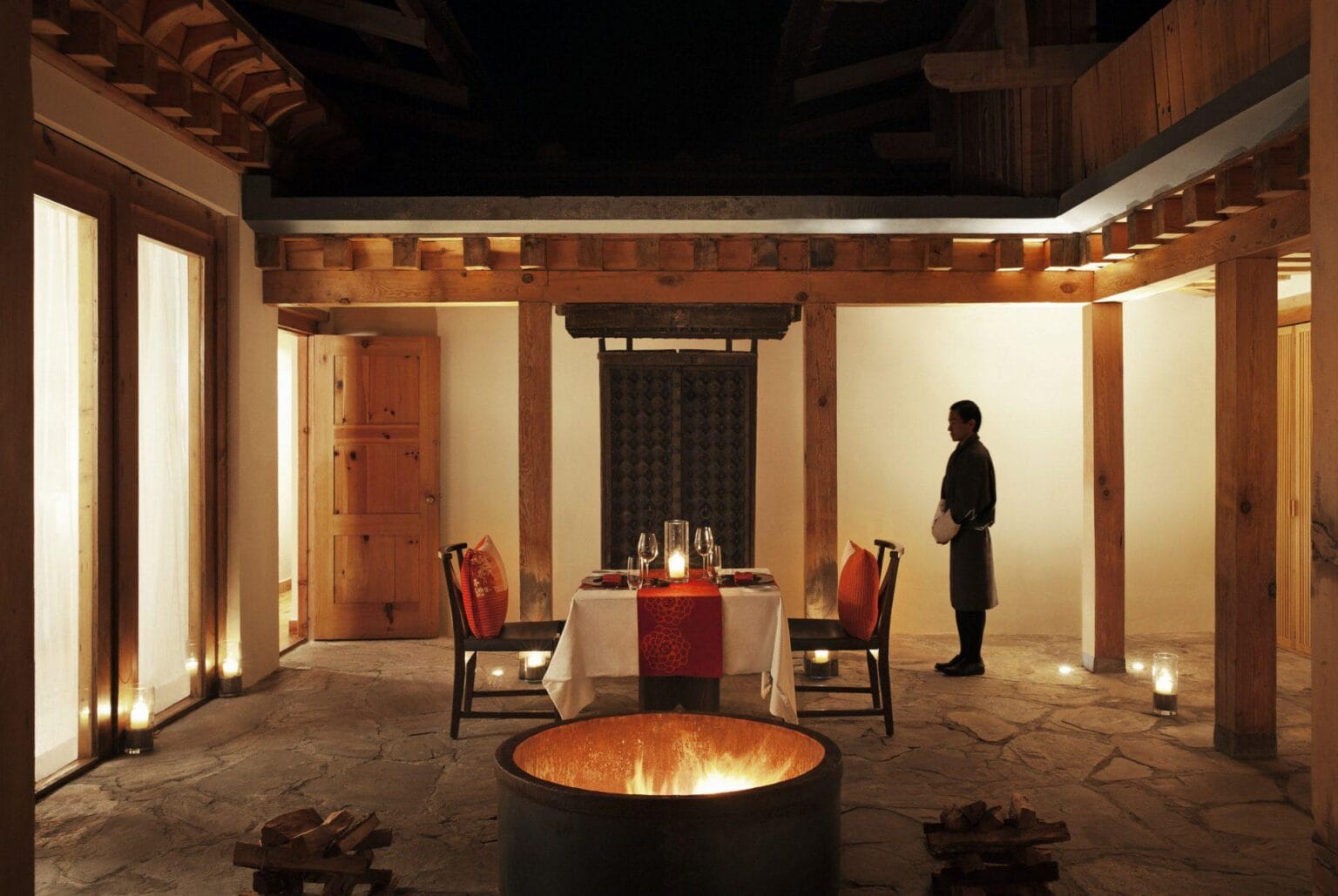 50404583-H1-COMO_Villa_private_dining.jpg