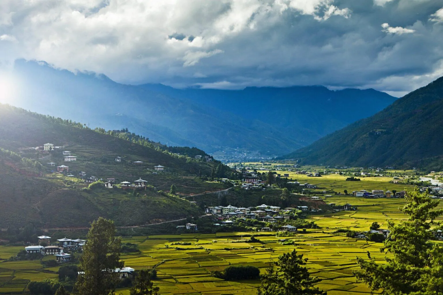 50438510-H1-Sunset_over_Paro_Valley.jpg