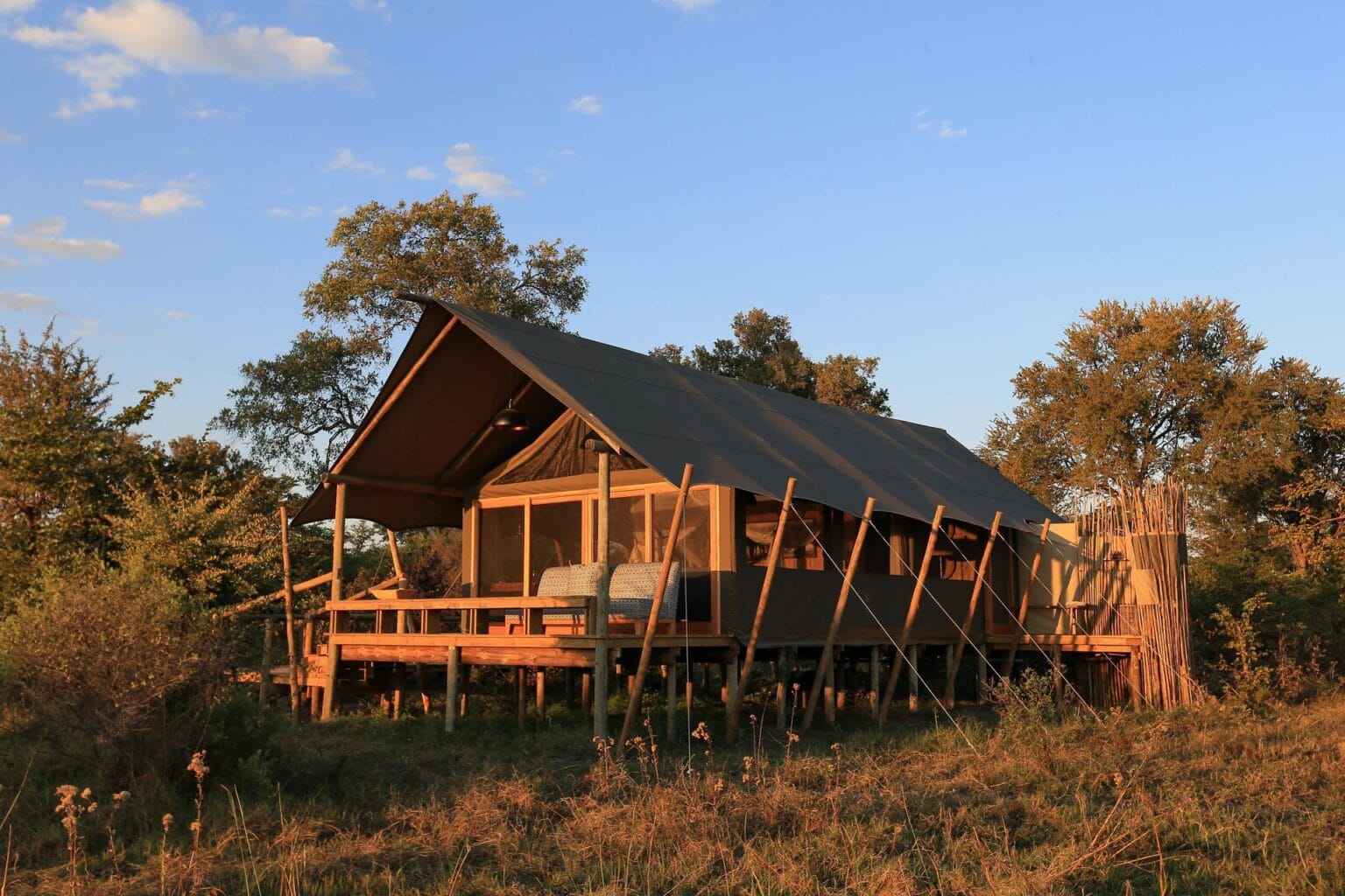 5Sable-Alley-Tent-Exterior.jpg