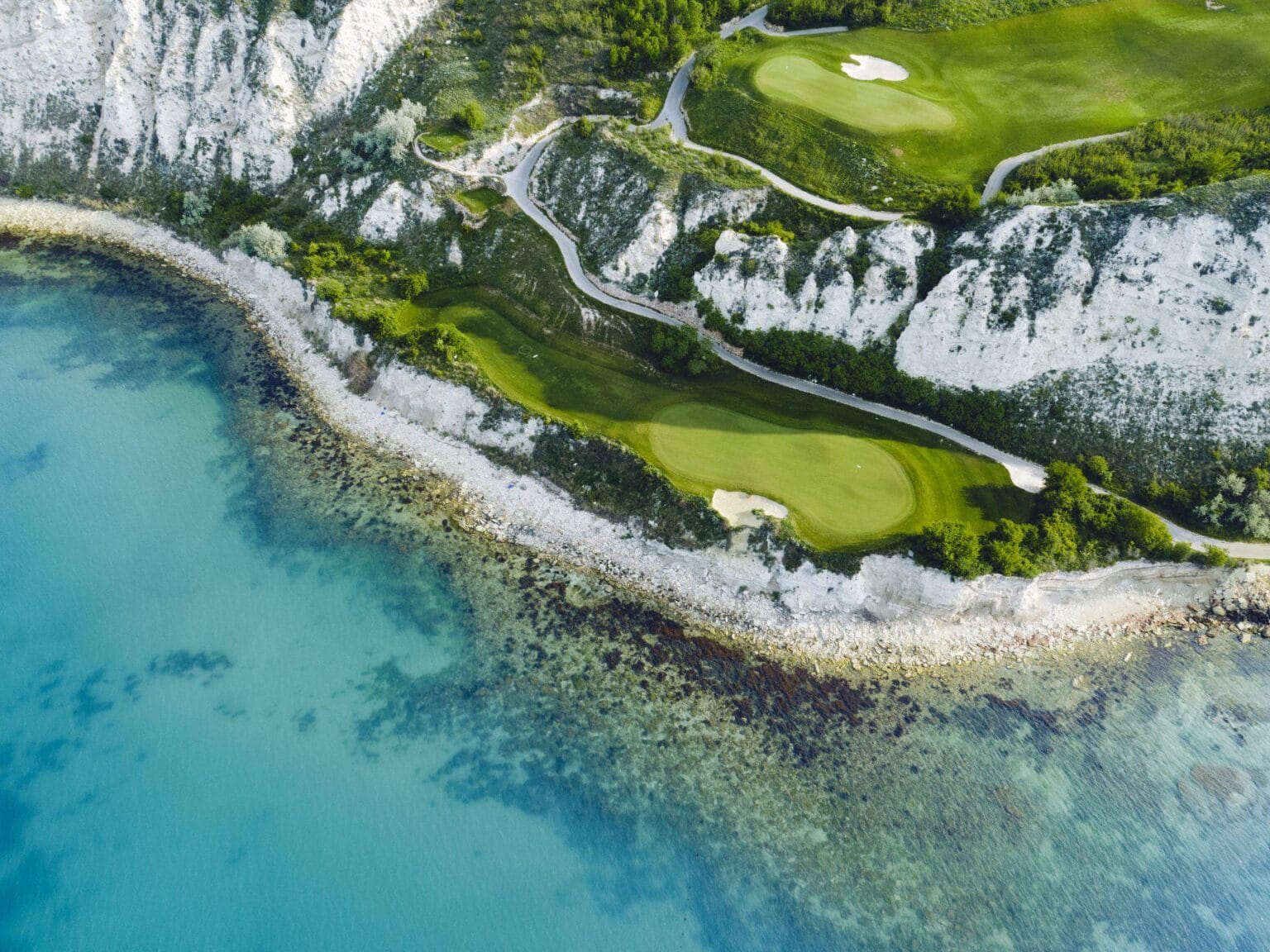 8.Thracian-Cliffs-Golf-Course-Panorama.jpg