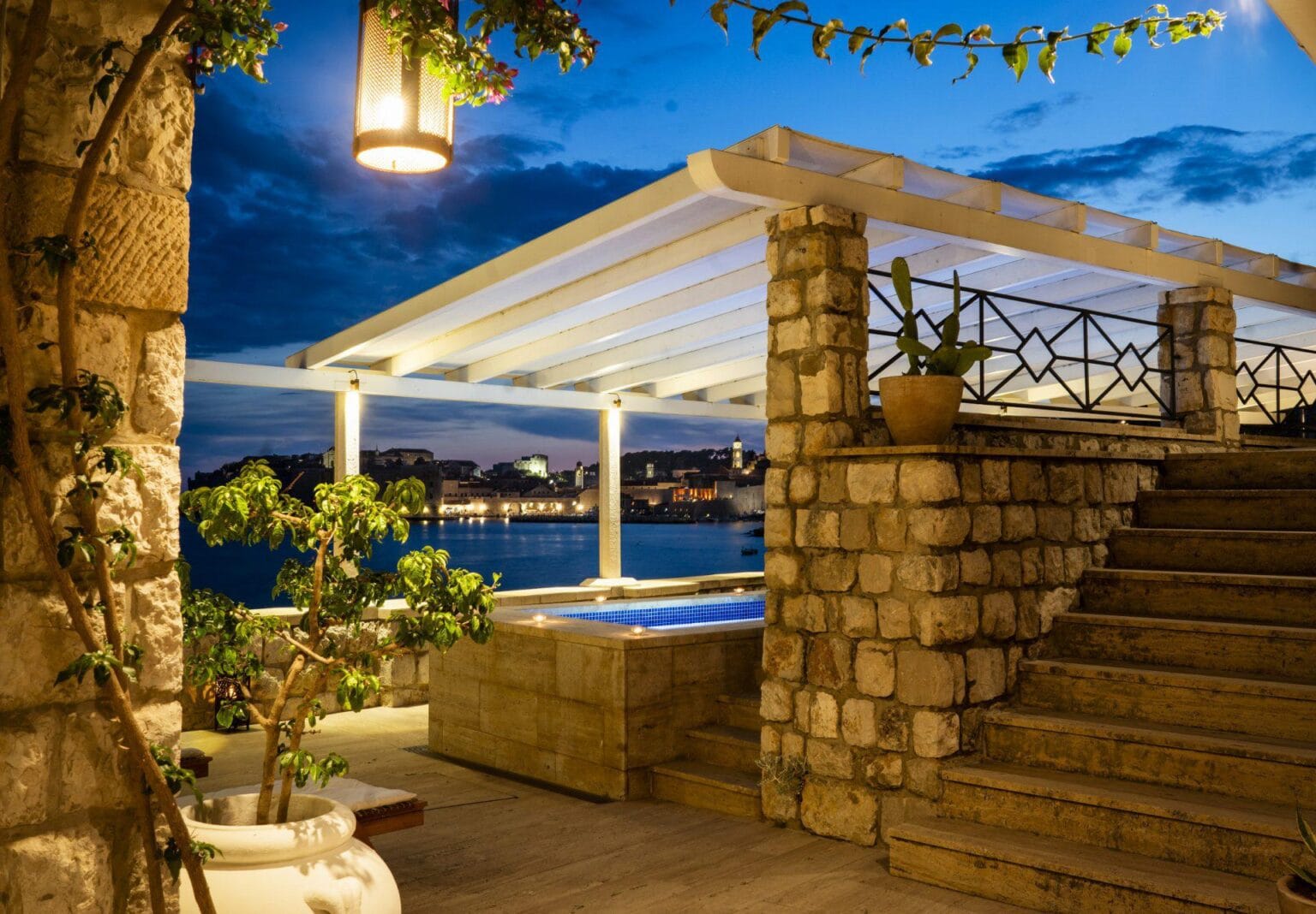 ALH_Villa_Agave_Dubrovnik_night_rterrace_with_pool.jpg