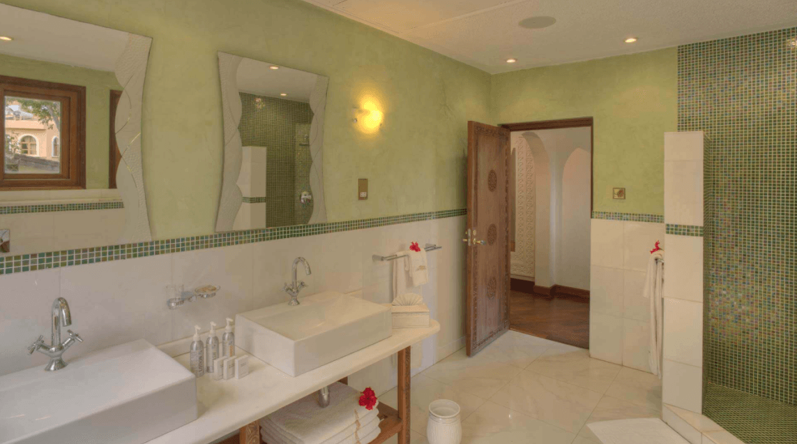 Almanara-Luxury-Boutique-Hotel-Villas-najlepsze-hotele-w-Kenii-luksusowe-wycieczki-szyte-na-miare-do-Kenii-luksusowe-wakacje-w-Kenii-5.png