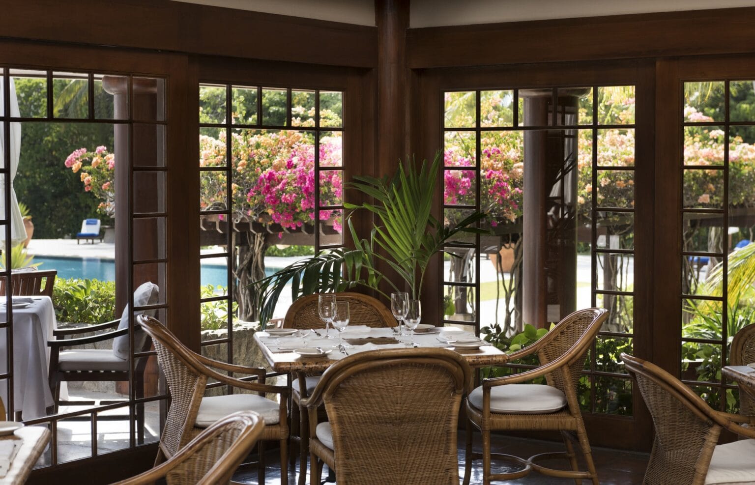 Amanpulo-Philippines-Clubhouse-Restaurant_High-Res_14155.jpg