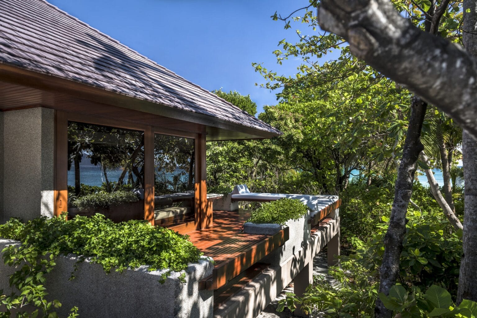 Amanpulo-Philippines-Exterior-Deck_High-Res_13830.jpg