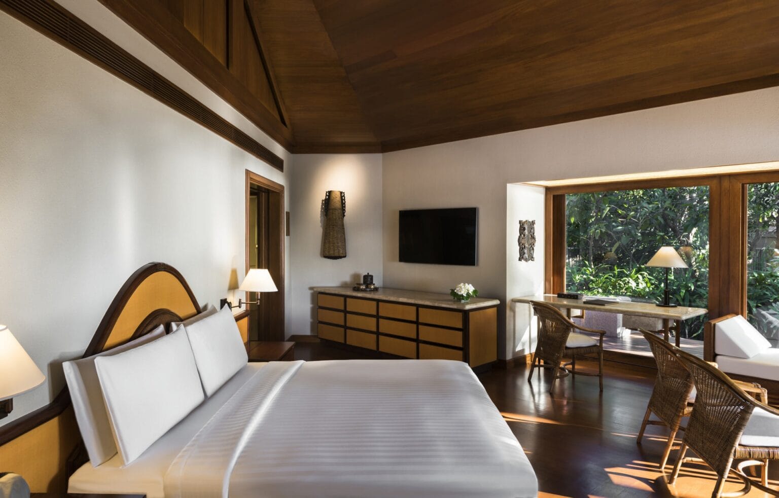 Amanpulo-Philippines-Villa-25-Bedroom_High-Res_13819.jpg