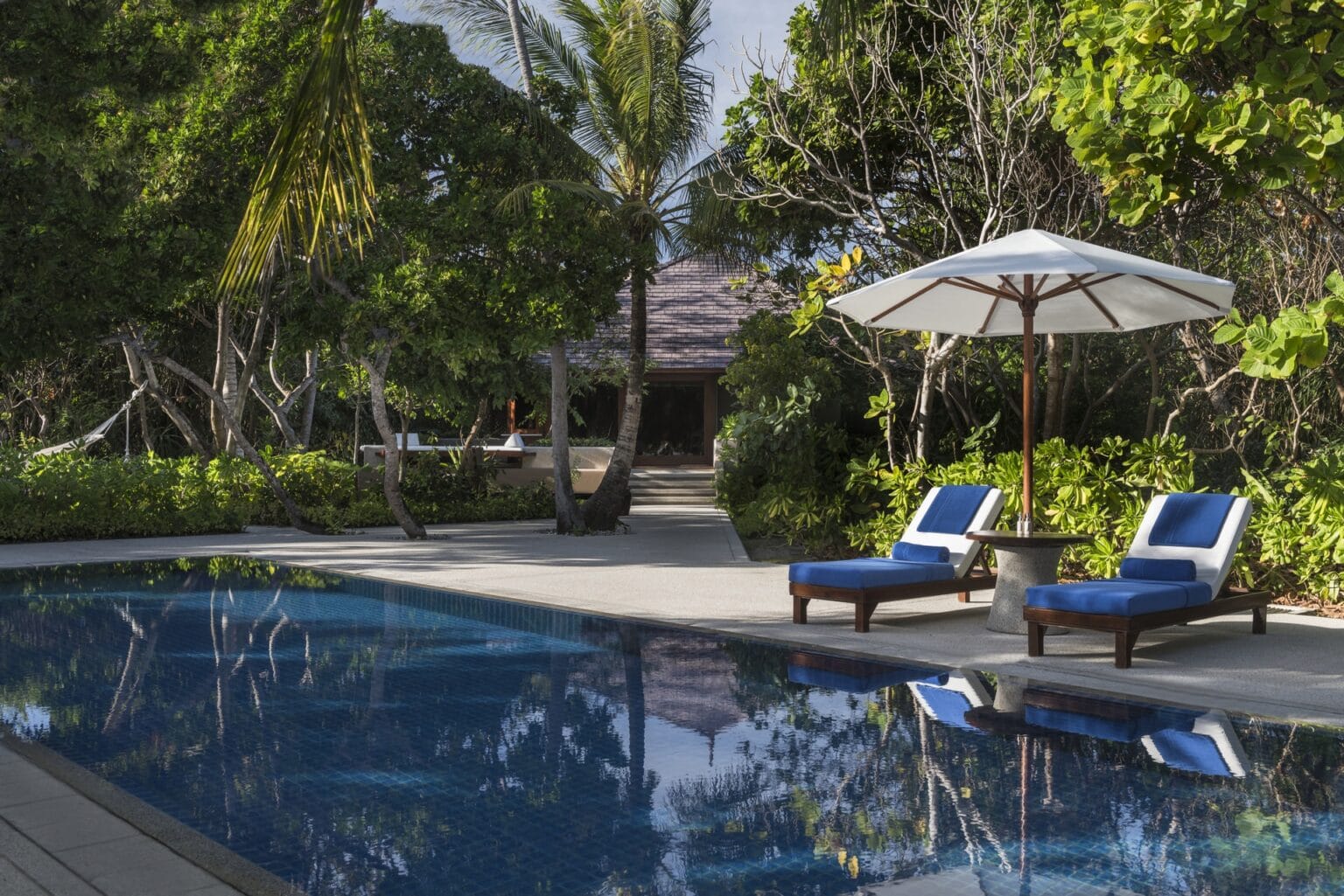 Amanpulo-Philippines-Villa-32-Swimming-Pool_High-Res_13865.jpg