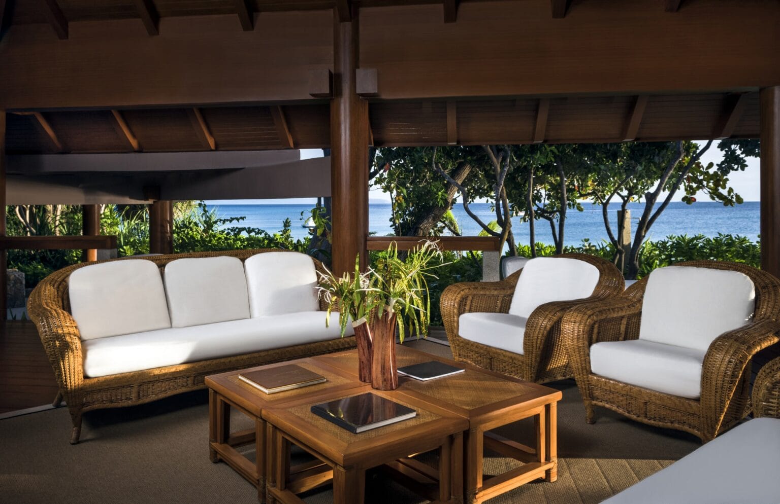 Amanpulo-Philippines-Villa32-Living-Room_High-Res_13873.jpg