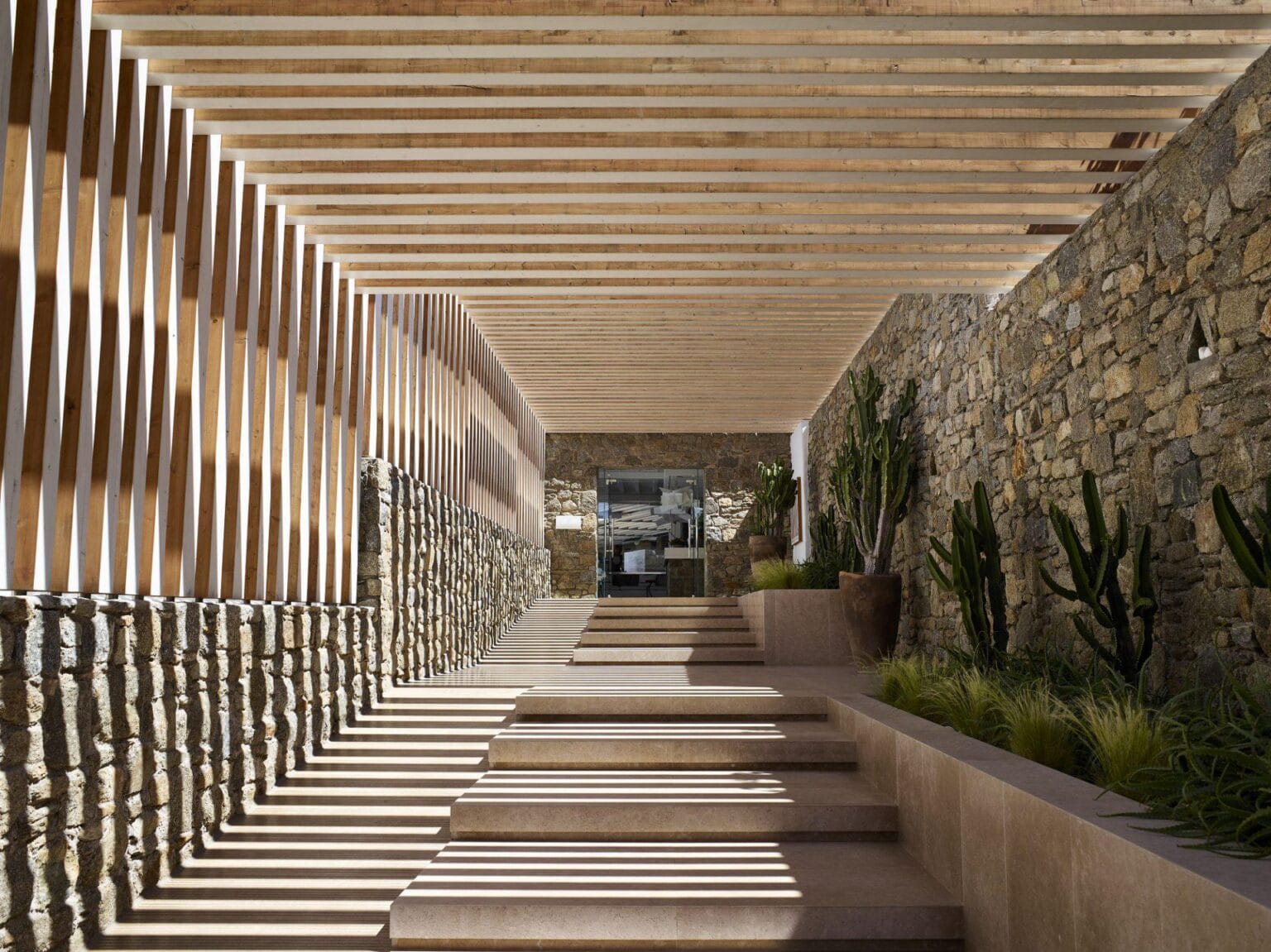 Bill-Coo-Suites-Mykonos-najlepsze-hotele-w-Grecji-luksusowe-hotele-w-Grecji-hotele-tylko-dla-doroslych-w-Grecji-ekskluzywne-wakac-11.jpg