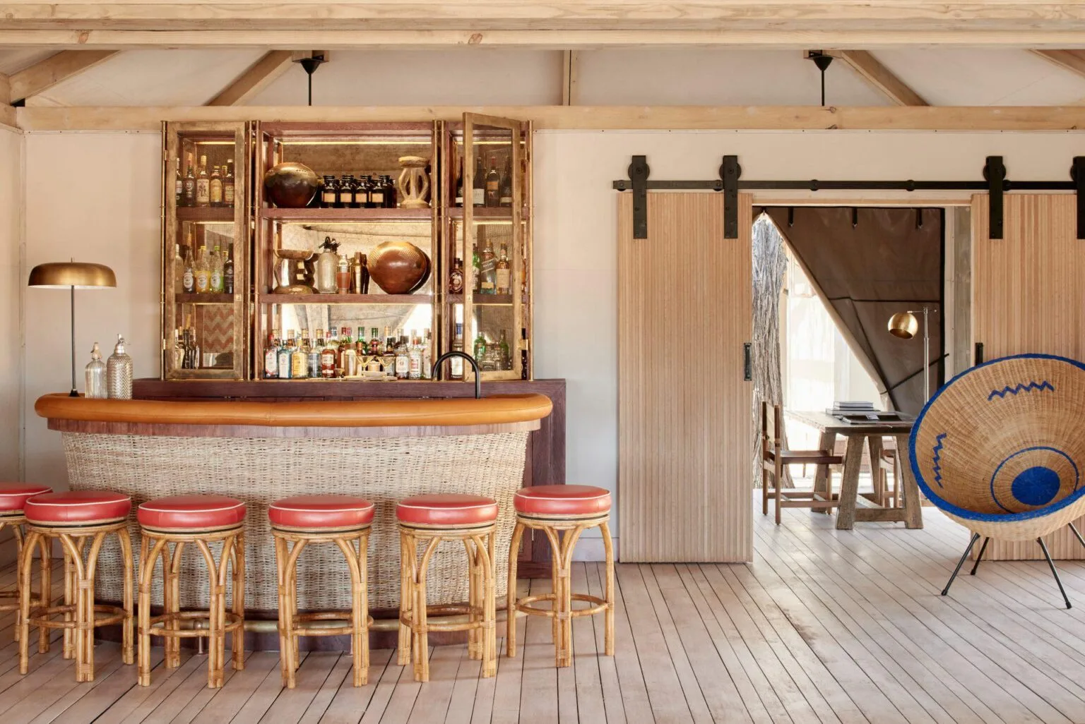 Botswana-Belmond-Savute-Elephant-Lodge-bar.jpg