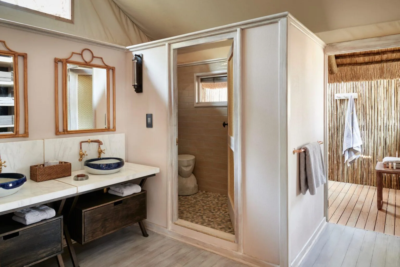 Botswana-Belmond-Savute-Elephant-Lodge-lazienka.jpg