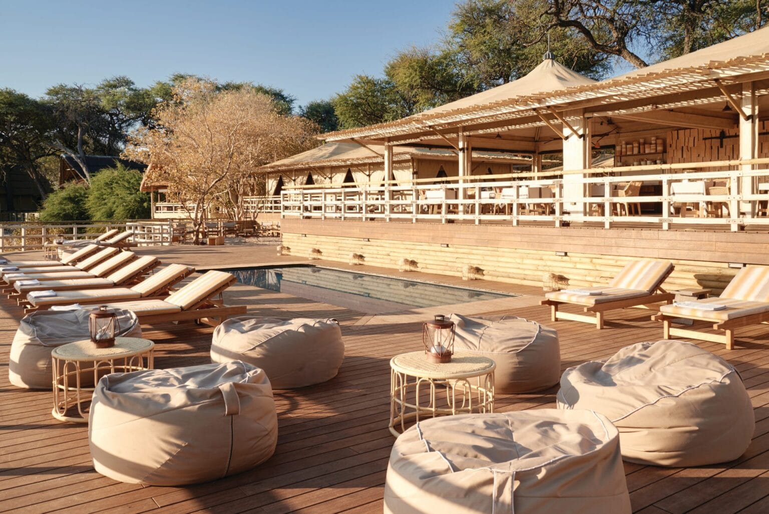 Botswana-Belmond-Savute-Elephant-Lodge-taras-basen.jpg