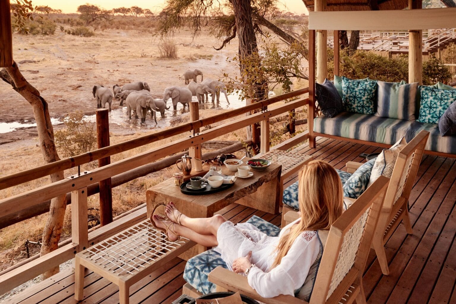 Botswana-Belmond-Savute-Elephant-Lodge-taras-slonie.jpg