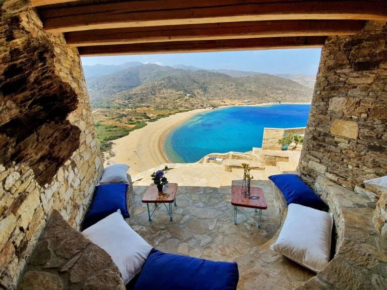 Calilo,Papas Beach,Ios Island,Relax on the island of Ios at the luxurious Calilo hotel.The Carter ® office recommends this luxurious hotel on the Greek island for couples or families with children.