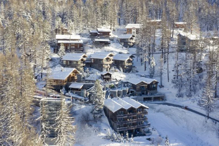 Winter holidays 2025 - where to go?,In the heart of the Alps - the magic of a winter landscape,Tschuggen Grand Hotel - luxury in Arosa,Resort,Cervo Mountain Resort - alpine design and nature-friendly,Tropical winter - Seychelles winter 2025,Four Seasons Resort Seychelles at Desroches Island - an exclusive paradise,Raffles Seychelles - elegance on Praslin Island,Last minute holidays