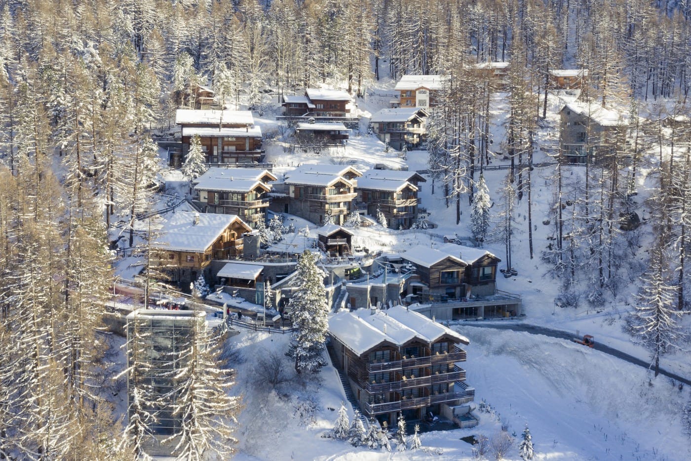 Ferie zimowe 2025 - gdzie warto się wybrać?,W sercu Alp - magia zimowego krajobrazu,Tschuggen Grand Hotel – luksus w Arosie,Resort,Cervo Mountain Resort – alpejski design i przyjazność naturze,Tropikalna zima - Seszele zima 2025,Four Seasons Resort Seychelles at Desroches Island – raj na wyłączność,Raffles Seychelles – elegancja na wyspie Praslin,Ferie last minute