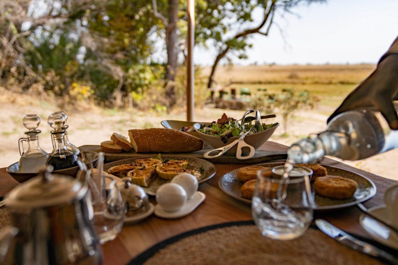 Chisa-Busanga-Camp-by-Green-Safaris-Zambia-najlepsze-hotele-w-Zambii-luksusowe-hotele-w-Zambii-luksusowe-wycieczki-szyte-na-miare-do-Zambii-ekskluzywne-wczasy-w-zambii-13.jpg