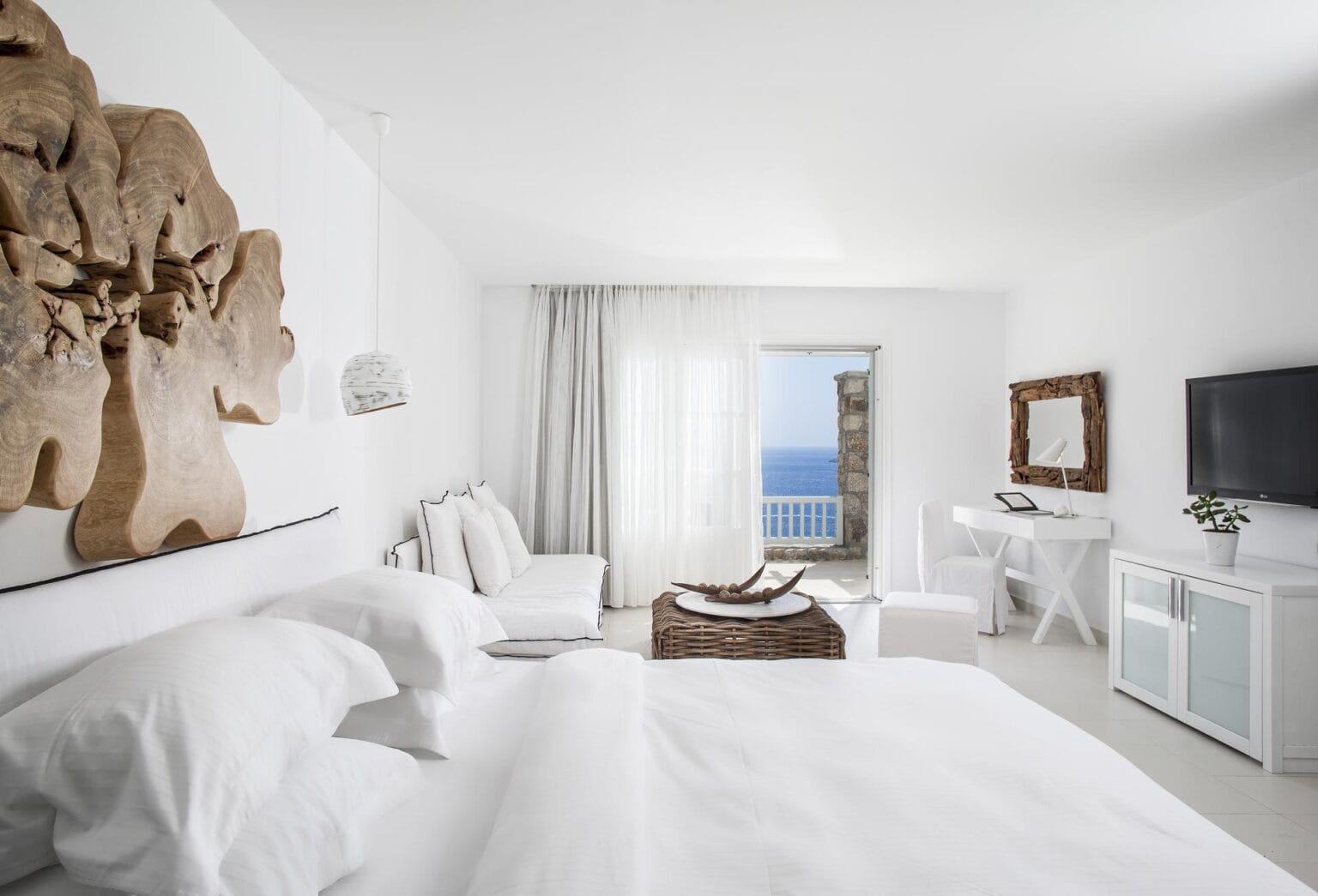 EXCLUSIVE-GUESTROOM-WITH-SIDE-SEA-VIEW.jpg