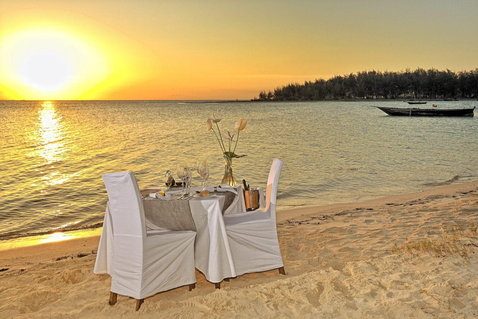 Elewana-Kilindi-Zanzibar-Dining-Sunset-Dinner.jpg