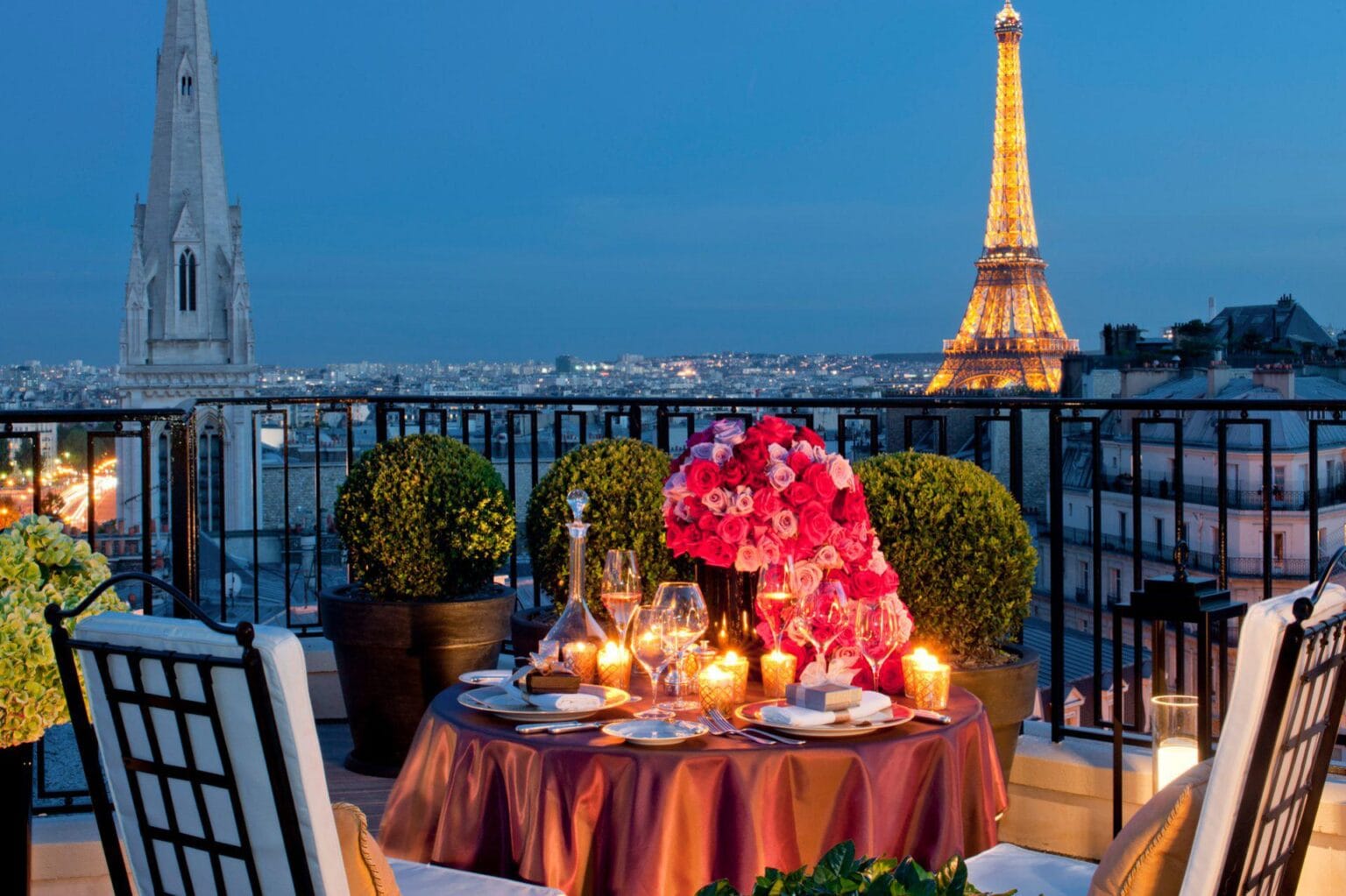 Four-Seasons-Hotel-George-V-Paris-ekskluzywny-weekend-w-Paryzu-luksusowe-hotele-w-Paryzu-na-citybreak-najlepsze-hotele-w-Paryzu-dla-par-15.jpg