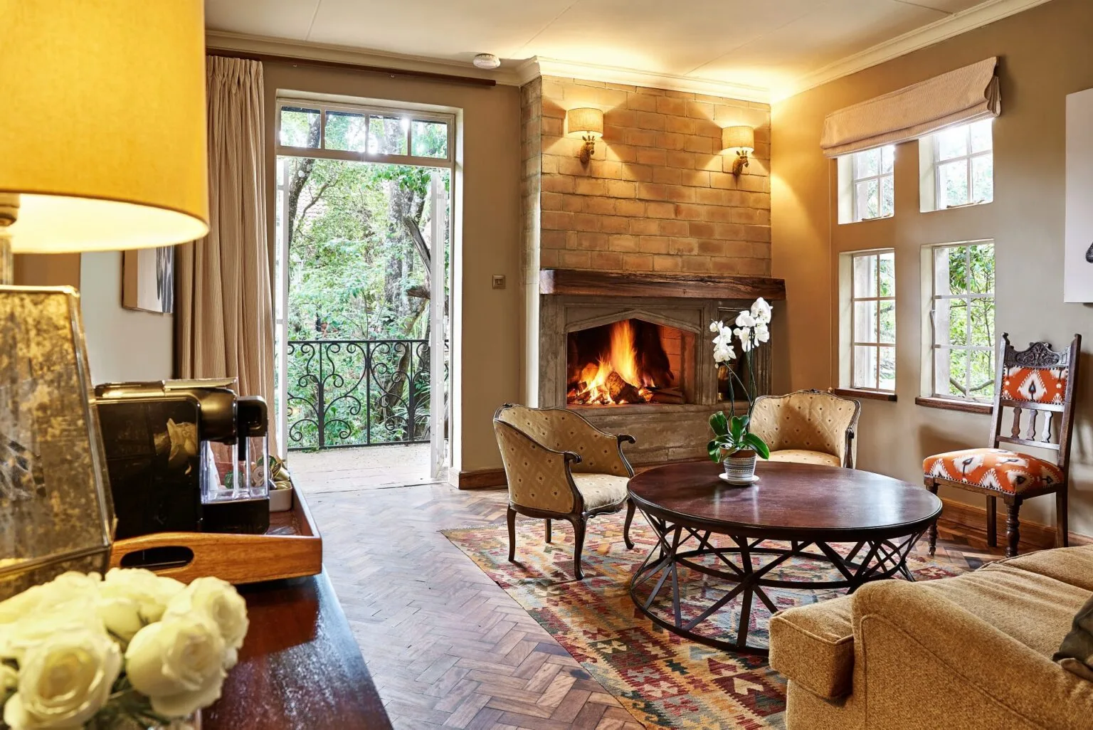 Giraffe-Manor-Karen-Blixen-salon.jpg