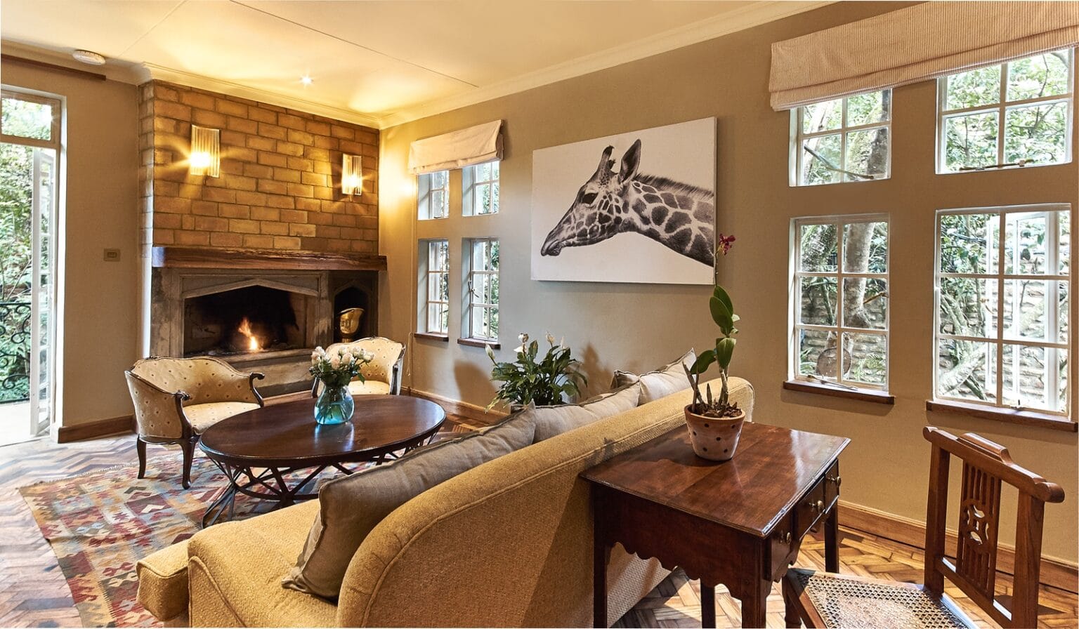 Giraffe-Manor-living-room-2.jpg