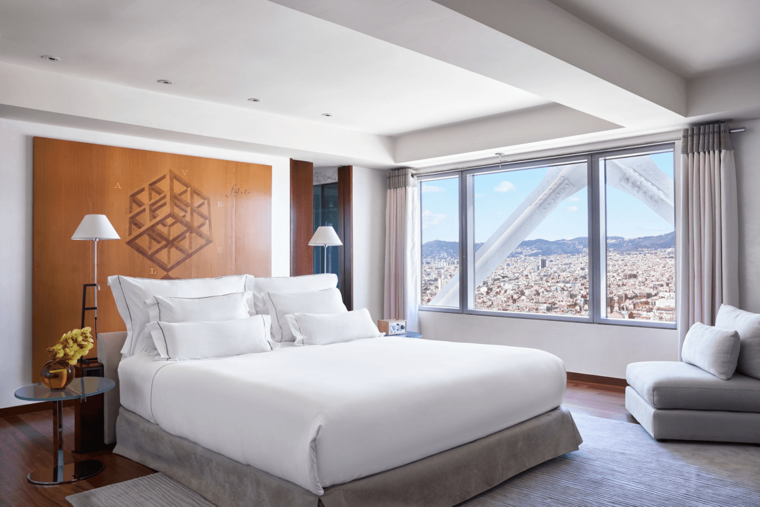 Hotel-Arts-Barcelona-najlepsze-hotele-w-Barcelonie-przy-plazy-luksusowe-hotele-przy-plazy-w-Hiszpanii-wakacje-w-Barcelonie-indywidualne-wycieczki-do-Barcelony-32.png