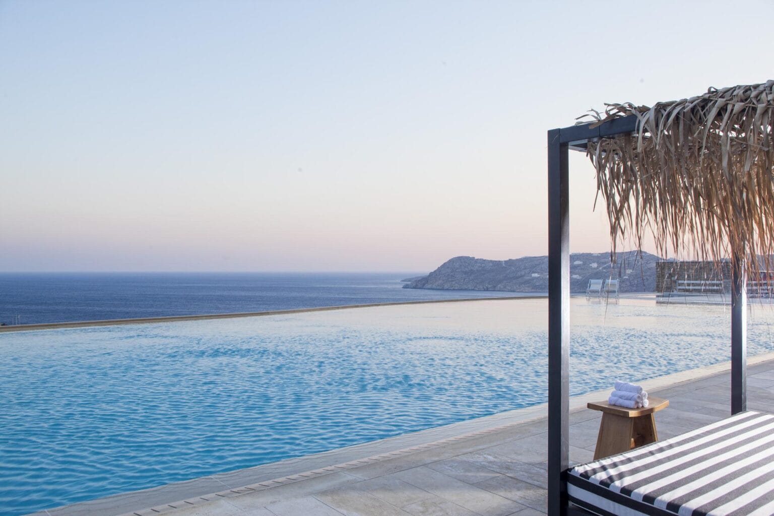 INFINITY-POOL