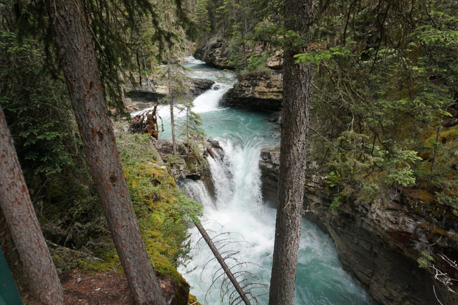 Kanada-Alberta-Banff-strumien.jpg