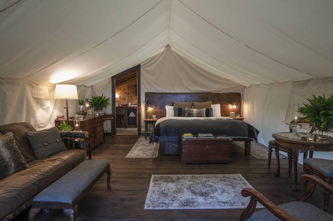 Kanada-British-Columbia-Wildretreat-namiot.jpg
