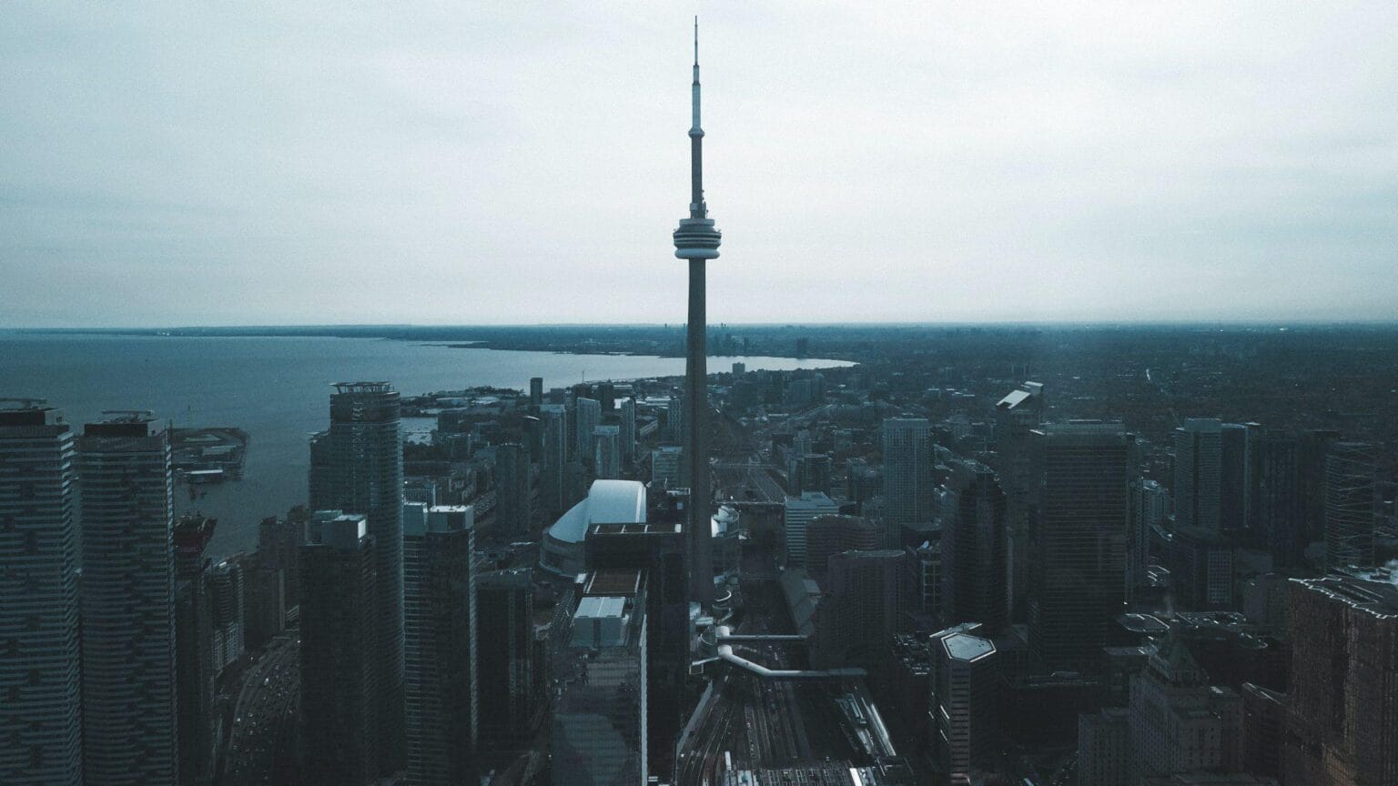 Kanada-Wschodnia-Toronto-wieza.jpg