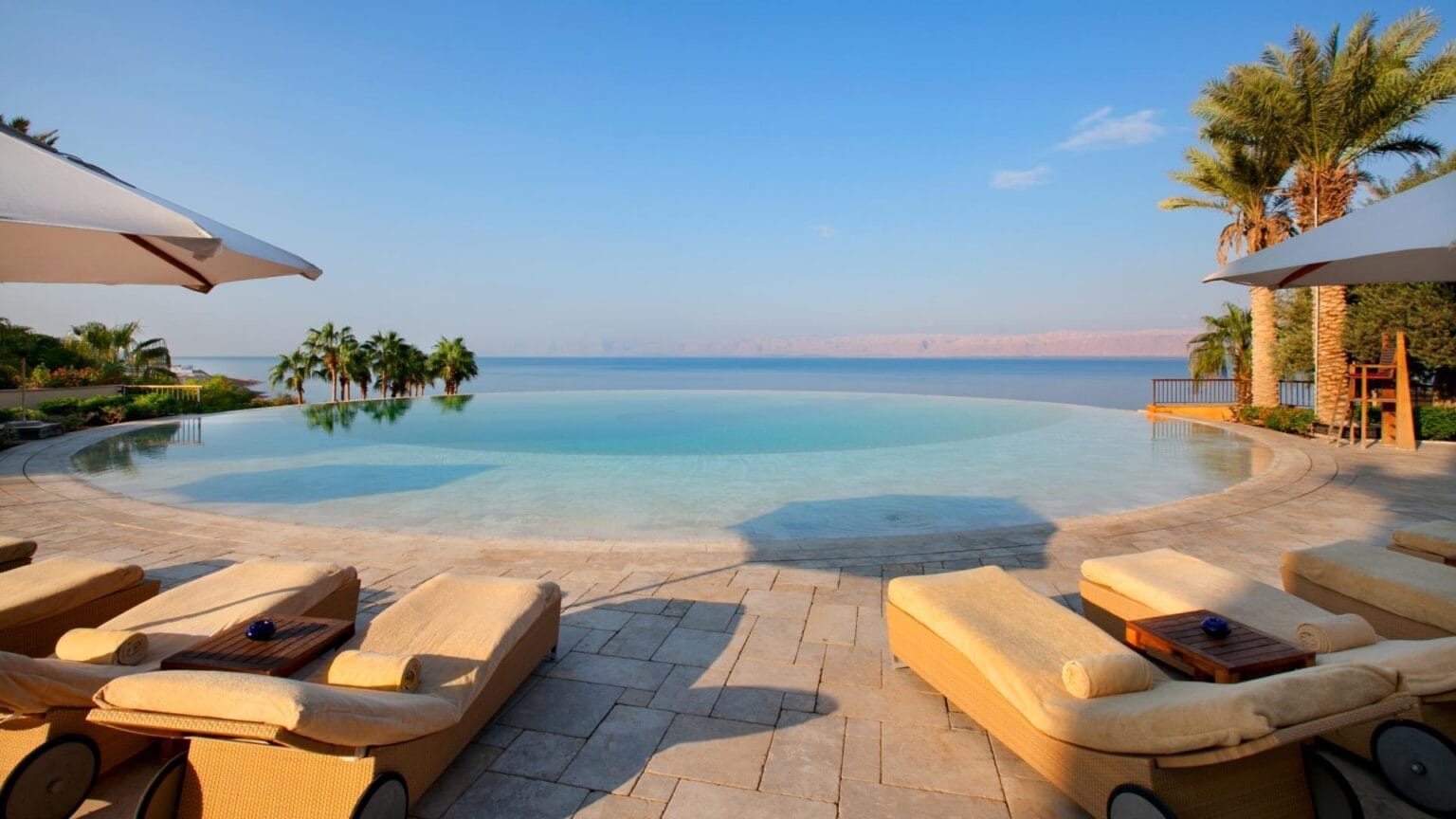 Kempinski-Ishtar-Morze-Martwe-Jordania-infinity-pool.jpg