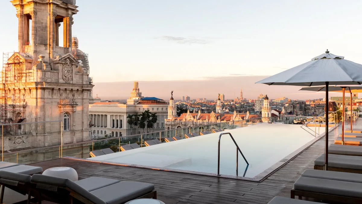 Kempinski-Manzana-Havana-Cuba-Pool.jpg