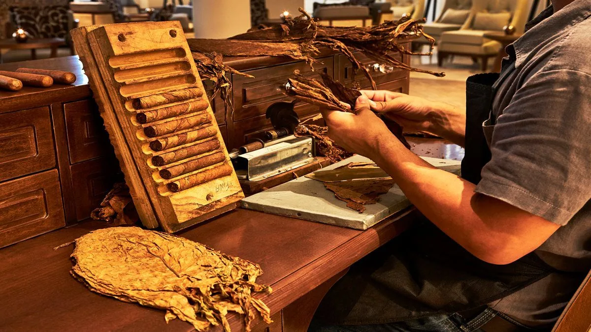Kempinski-Manzana-Havana-Kuba-Tobacco-Lounge.jpg