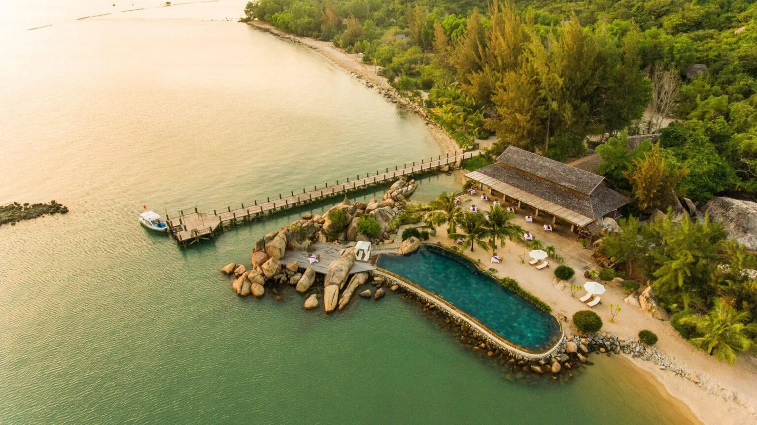 LAlya-Ninh-Van-Bay-luksusowe-hotele-w-Wietnamie-wczasy-w-Wietnamie-ekskluzywne-hotele-w-Wietnamie-21.jpg