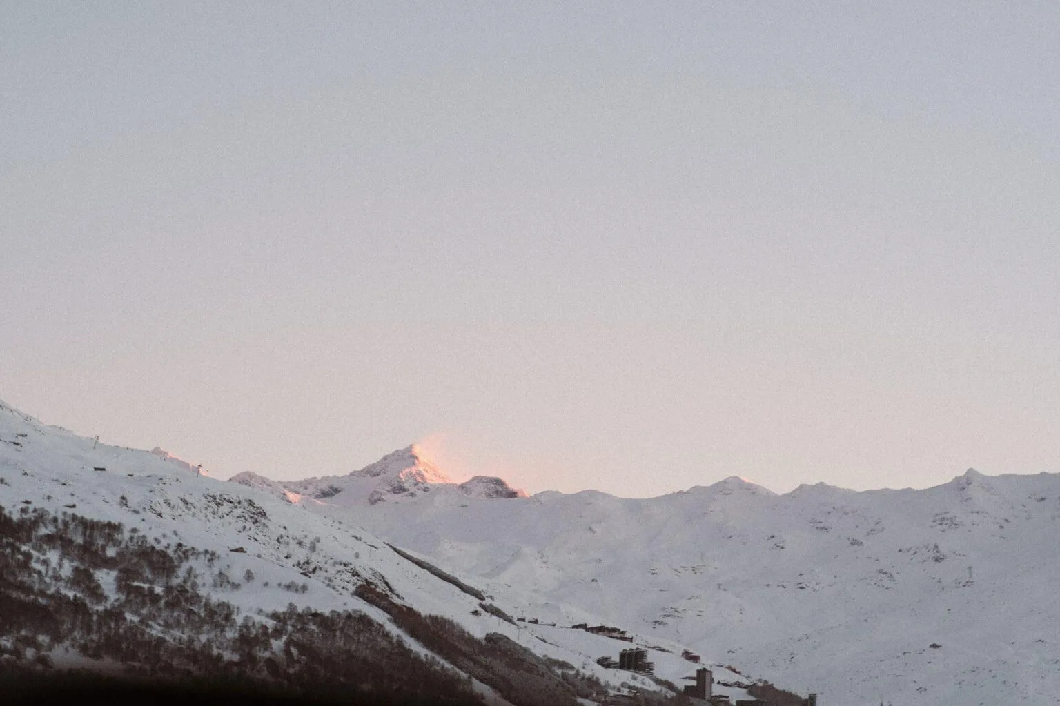 Le-Fitz-Roy-Val-Thorens-best-hotels-in-Val-Thorens-luxury-ski-hotels-in-France-exclusive-ski-2023-tailor-made-ski-trips-in-France- 2. jpg