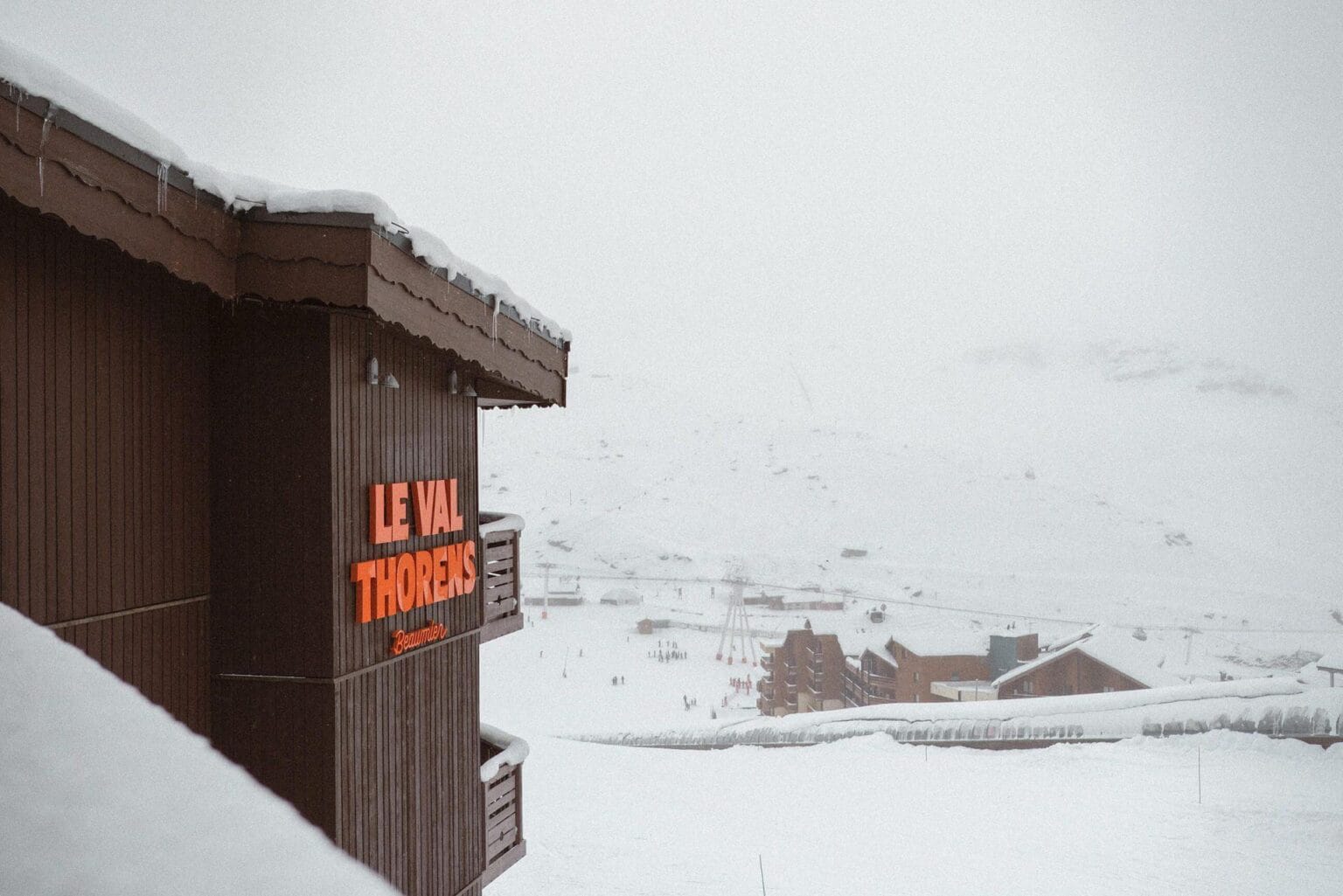 Le-Val-Thorens-Francja-luksusowe-hotele-we-Francji-ekskluzywne-wakacje-w-gorach-wyprawy-na-narty-szyte-na-miare-10.jpeg