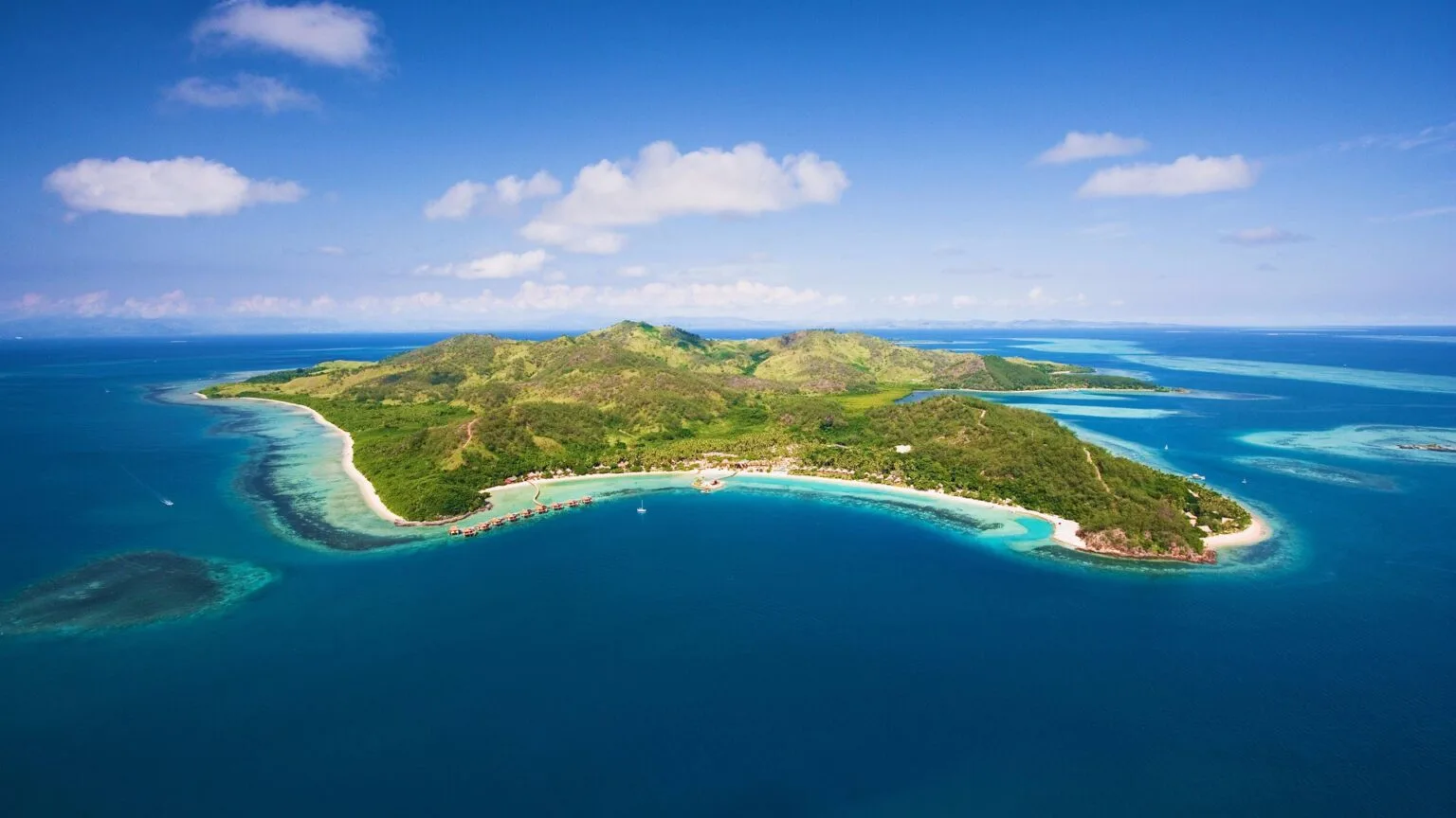 Likuliku-Lagoon-Resort-luksusowe-hotele-na-Fidzi-ekskluzywne-wczasy-na-Fidzi-we-dwoje-najlepsze-hotele-a-Fidzi-1.jpg
