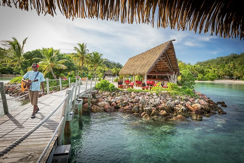 Likuliku-Lagoon-Resort-luksusowe-hotele-na-Fidzi-ekskluzywne-wczasy-na-Fidzi-we-dwoje-najlepsze-hotele-a-Fidzi-11.jpg