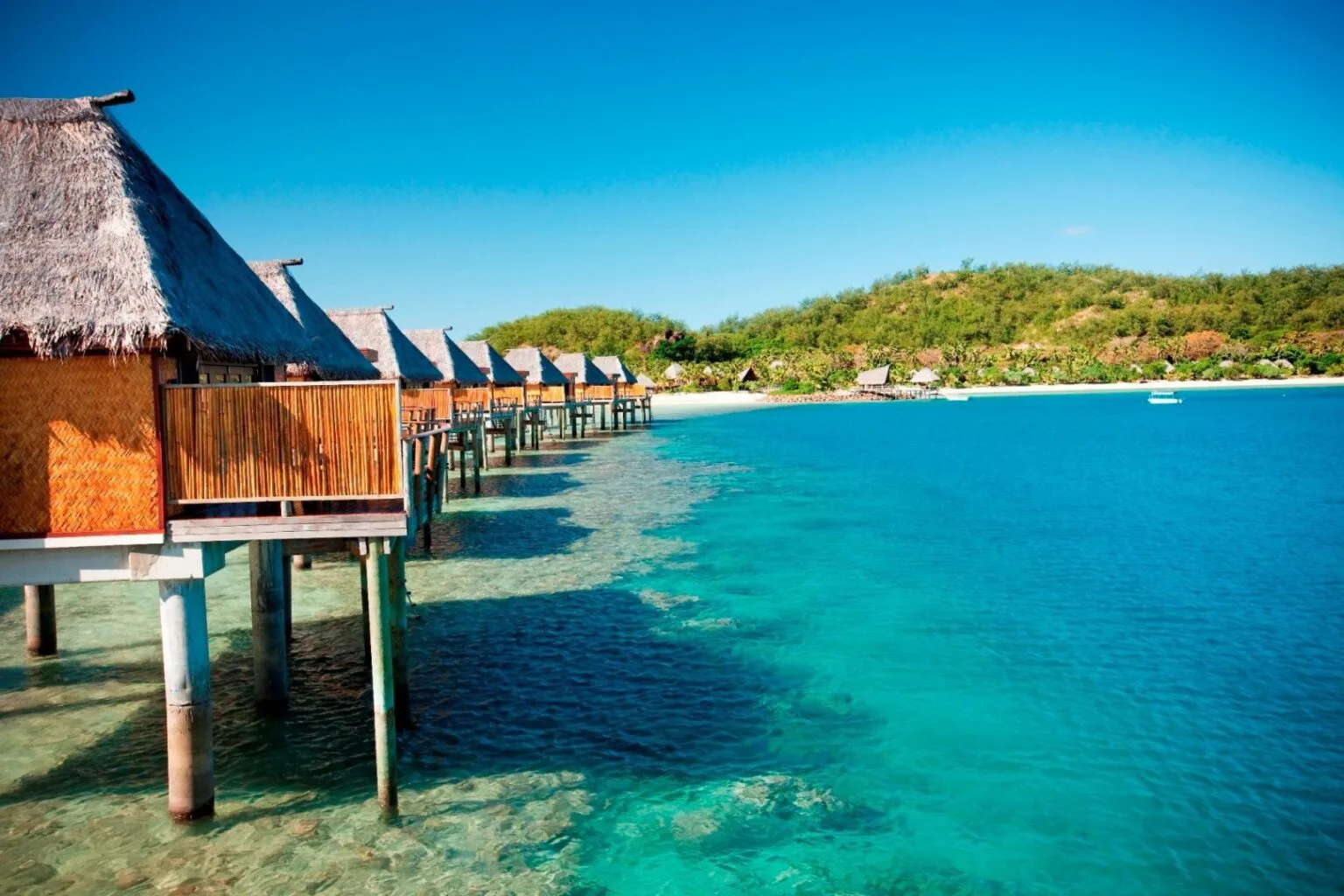 Likuliku-Lagoon-Resort-luksusowe-hotele-na-Fidzi-ekskluzywne-wczasy-na-Fidzi-we-dwoje-najlepsze-hotele-a-Fidzi-14.jpg